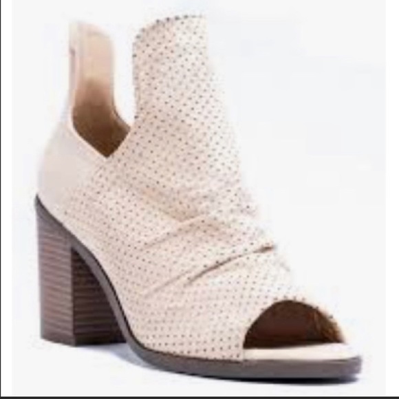 Susana natural perforated peep toe booties - Picture 4 of 6